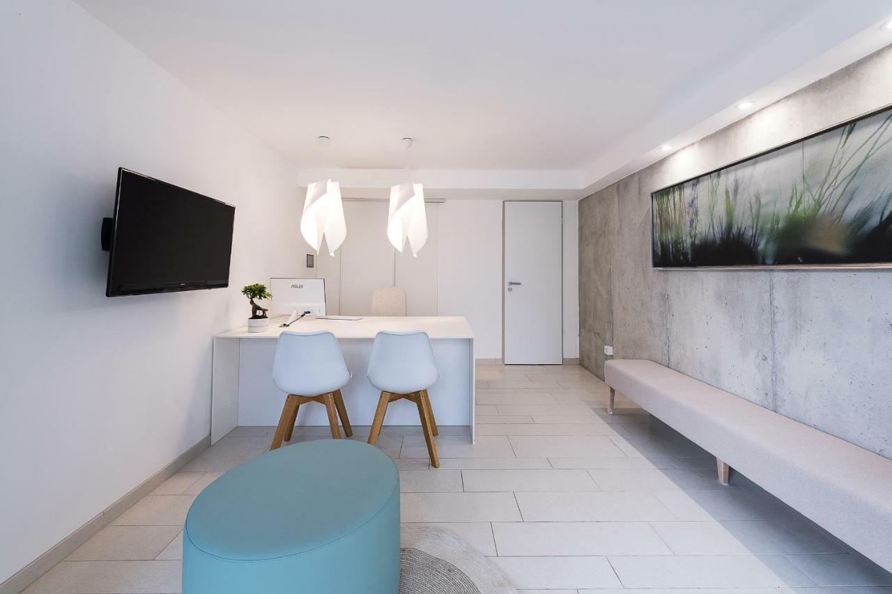 Oliver Lux Tihany Bagian luar foto