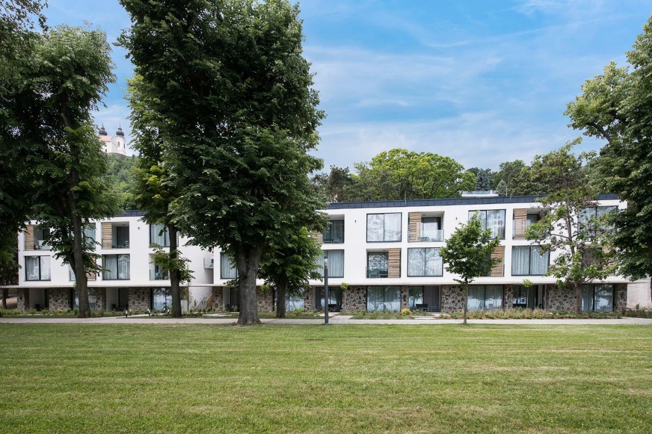 Oliver Lux Tihany Bagian luar foto