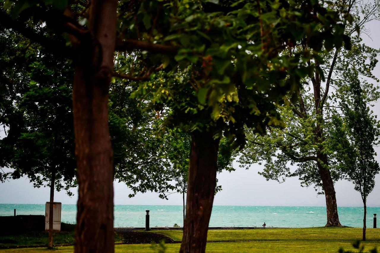 Oliver Lux Tihany Bagian luar foto
